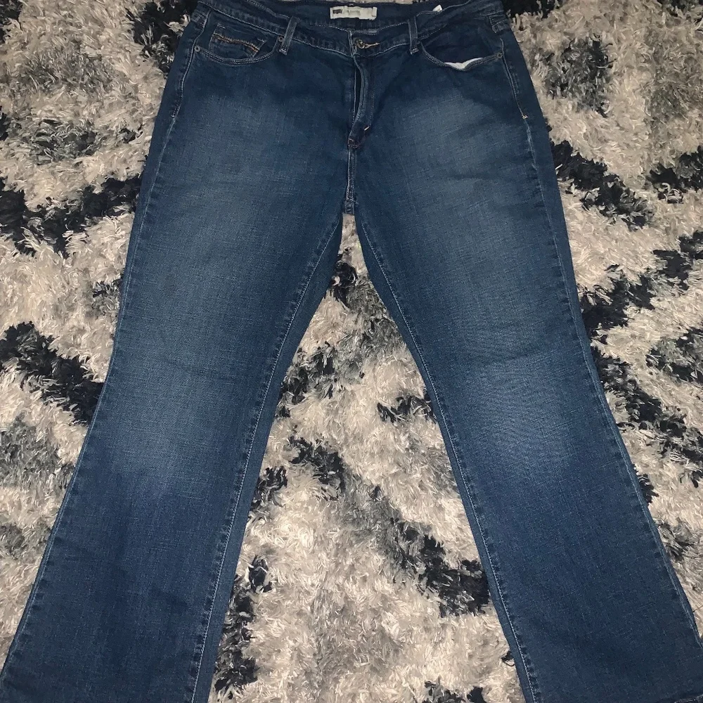 Jeans - Picture 1 of 3